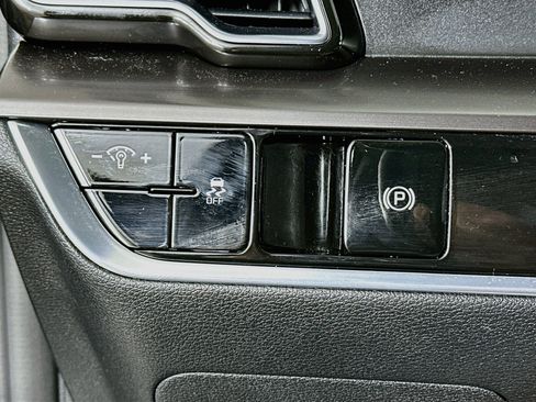 Used 2023 Kia Sportage EX FWD image 17