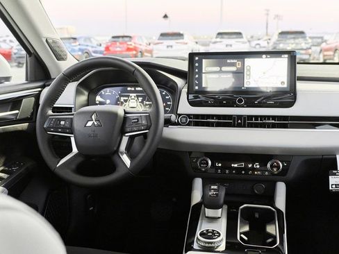 New 2026 Mitsubishi Outlander SE FWD image 36