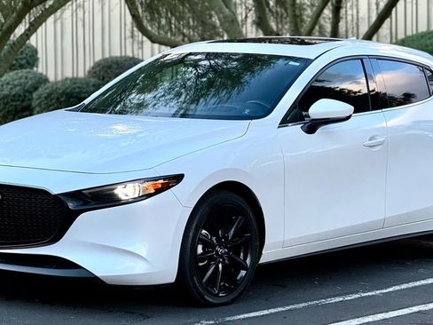 Used 2025 MAZDA MAZDA3 2.5 S Hatchback w/ Premium Pkg image 3
