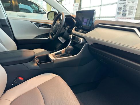 New 2025 Toyota RAV4 Limited image 9