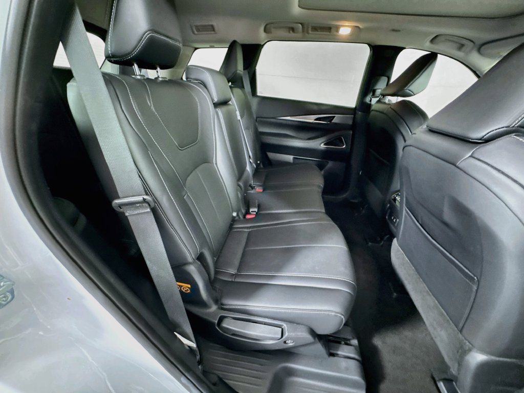 Certified 2027 INFINITI QX60 Luxe w/ Cargo Package FWD image 39