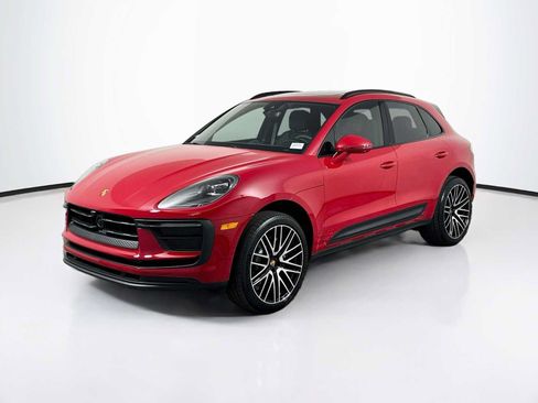 Certified 2025 Porsche Macan AWD/4WD image 1