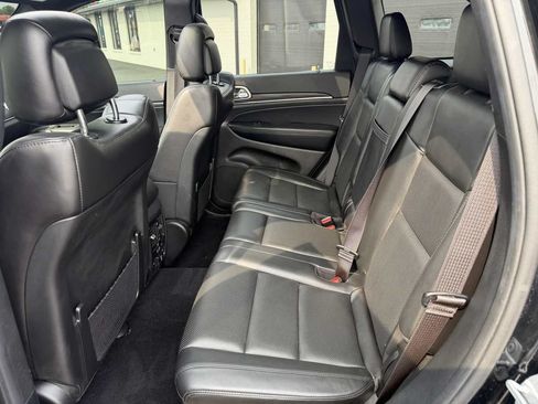 Used 2019 Jeep Grand Cherokee Limited w/ Luxury Group II AWD/4WD image 13