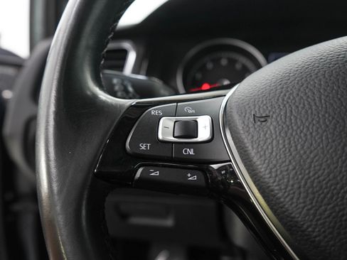 Used 2018 Volkswagen Golf SE FWD image 23