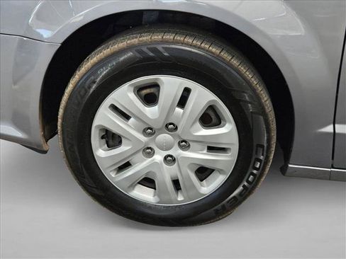Used 2019 Dodge Grand Caravan SE w/ UConnect Hands-Free Group FWD image 20