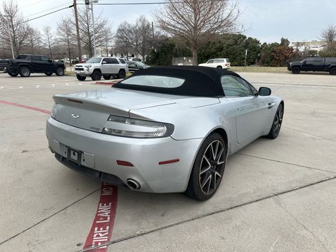 Used 2009 Aston Martin V8 Vantage Convertible image 4