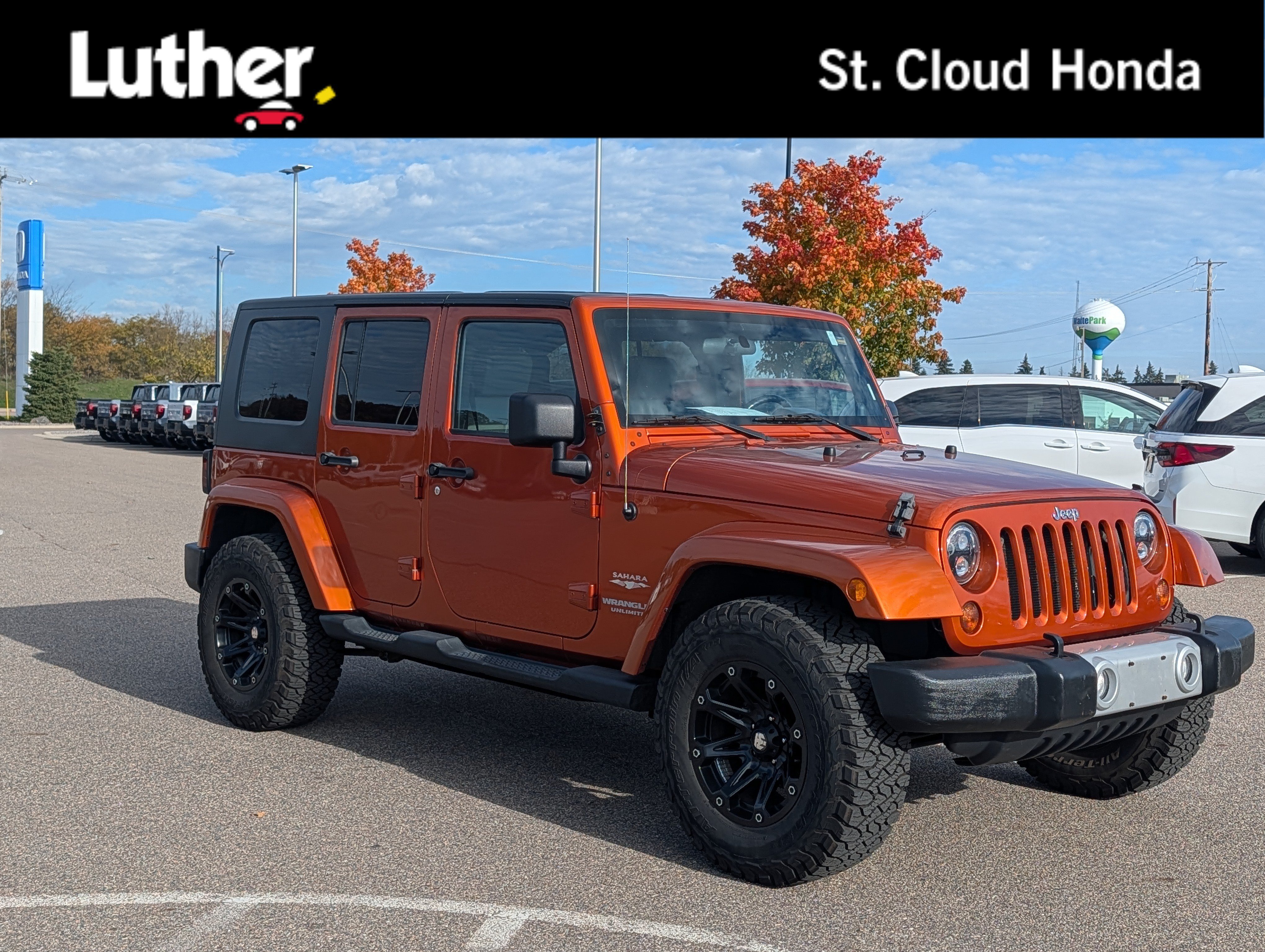 Used 2010 Jeep Wrangler Unlimited Sahara w/ Trailer Tow Group AWD/4WD image 1