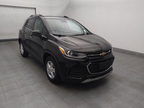 Used 2020 Chevrolet Trax LT w/ LT Convenience Package FWD image 13