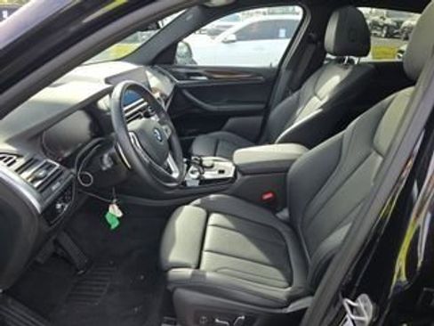 Used 2024 BMW X4 xDrive30i image 4