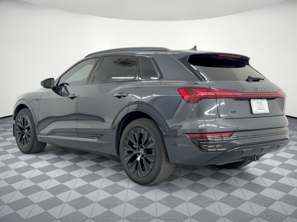 Used 2024 Audi Q8 e-tron Premium Plus w/ Premium Plus Package AWD/4WD image 3