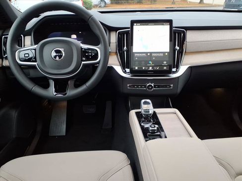 New 2026 Volvo XC90 B6 Plus w/ Protection Package Premier image 12