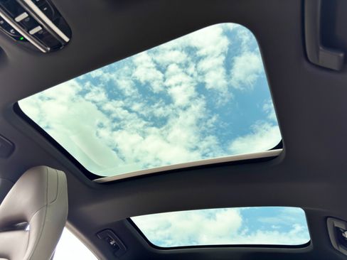 Used 2023 Porsche Panamera 4S image 12