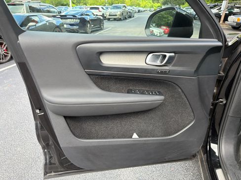 Used 2026 Volvo XC40 B5 Plus AWD/4WD image 23