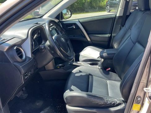 Used 2013 Toyota RAV4 Limited AWD/4WD image 20