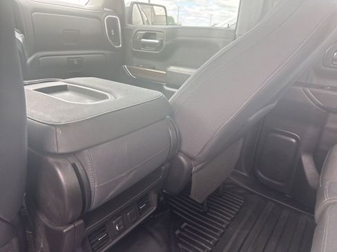 Used 2019 Chevrolet Silverado 1500 LT w/ Convenience Package AWD/4WD image 11