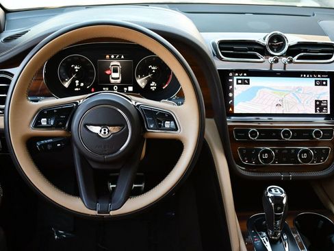 Used 2023 Bentley Bentayga Extended Wheelbase AWD/4WD image 53