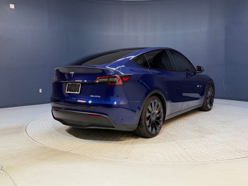 Used 2023 Tesla Model Y Performance image 9
