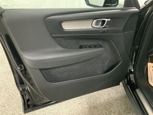 Used 2024 Volvo XC40 B5 Plus AWD/4WD image 17