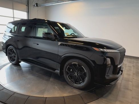 New 2026 INFINITI QX80 4WD image 2