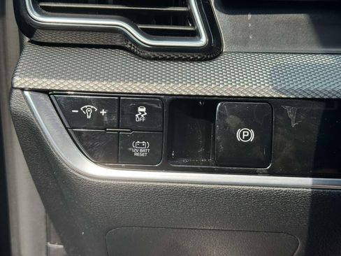 Used 2023 Kia Sportage LX AWD/4WD image 17