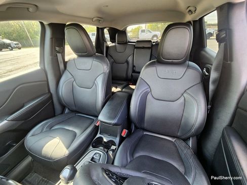 Used 2021 Jeep Cherokee Latitude Lux image 32