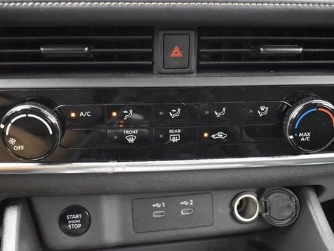 Used 2024 Nissan Rogue S FWD image 33
