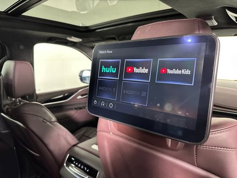 Used 2023 Cadillac Escalade Sport Platinum w/ LPO, ONYX Package AWD/4WD image 36