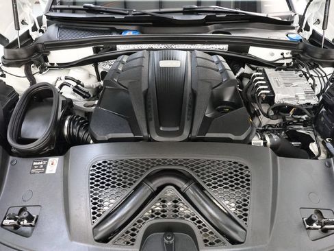 Used 2025 Porsche Macan S AWD/4WD image 81