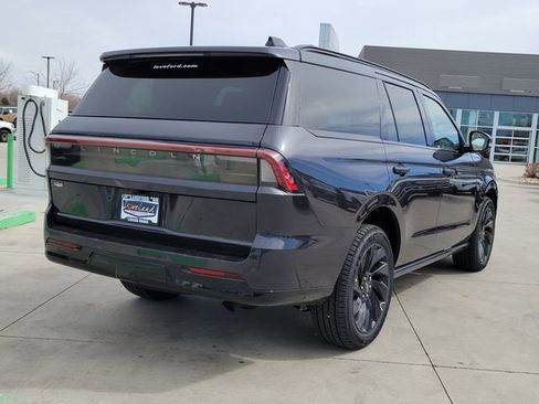 New 2026 Lincoln Navigator Reserve w/ Jet Appearance Package image 3