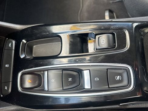 Used 2022 Chevrolet Bolt EUV LT w/ Comfort Package image 20