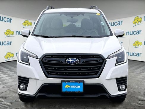 Used 2023 Subaru Forester Premium image 2