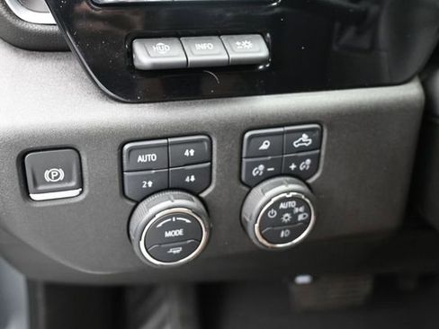 Used 2025 Chevrolet Silverado 1500 High Country AWD/4WD image 29