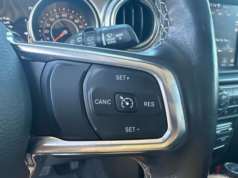 Used 2020 Jeep Wrangler Unlimited Sahara image 26