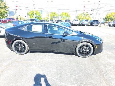 New 2026 Toyota Prius Plug-In Hybrid image 4