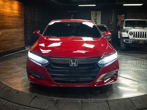 Used 2018 Honda Accord Sport image 4