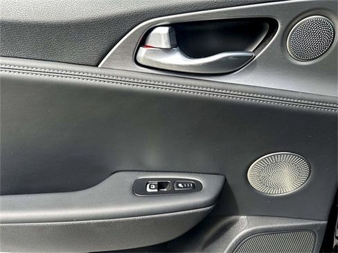 Used 2020 Kia Stinger GT2 image 26