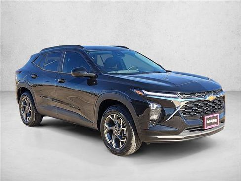 New 2026 Chevrolet Trax LT w/ Driver Confidence Package FWD image 7