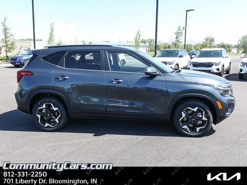 New 2026 Kia Seltos S AWD/4WD image 8