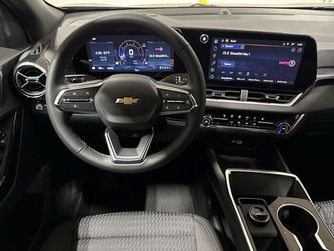 New 2026 Chevrolet Equinox LT w/ Safety and Technology Package AWD/4WD image 11