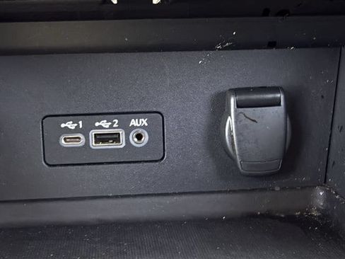 Used 2023 Nissan Sentra SR w/ Electronics Package FWD image 22