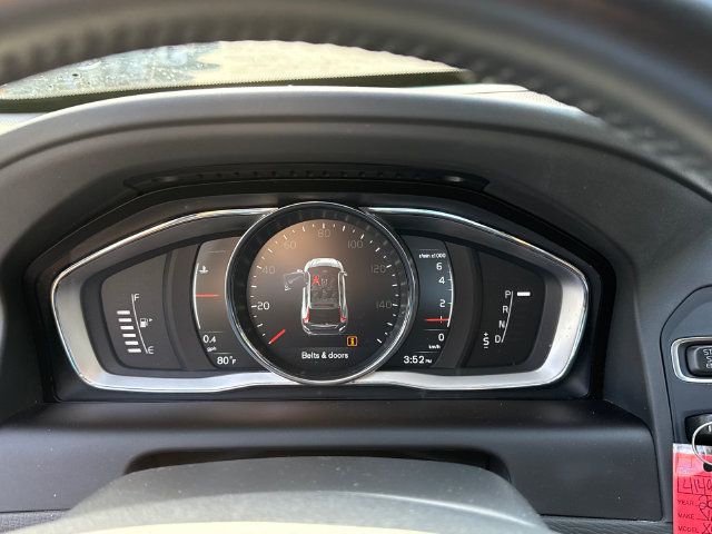 Used 2017 Volvo XC60 T6 Dynamic w/ Preferred Option Package AWD/4WD image 14