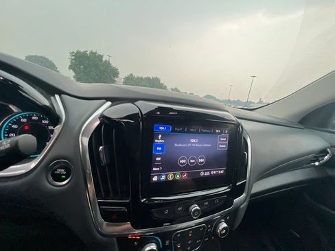 Certified 2021 Chevrolet Traverse Premier AWD/4WD image 16