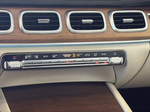 Certified 2022 Mercedes-Benz GLS 450 4MATIC image 42