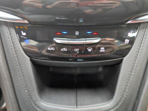 Used 2021 Cadillac XT6 Premium Luxury w/ Platinum Package FWD image 31
