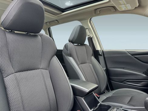 Used 2023 Subaru Forester Premium image 31