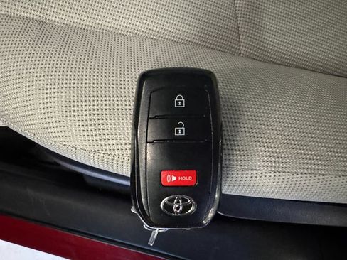 Used 2022 Toyota Corolla Cross LE FWD image 16