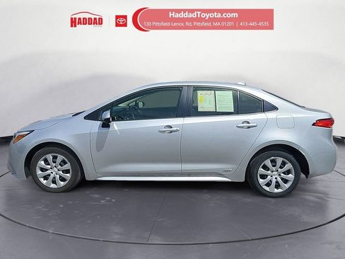 Used 2024 Toyota Corolla LE AWD/4WD image 2
