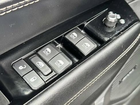 Used 2024 Jeep Wagoneer L Series II w/ Flexible Seating Group AWD/4WD image 36