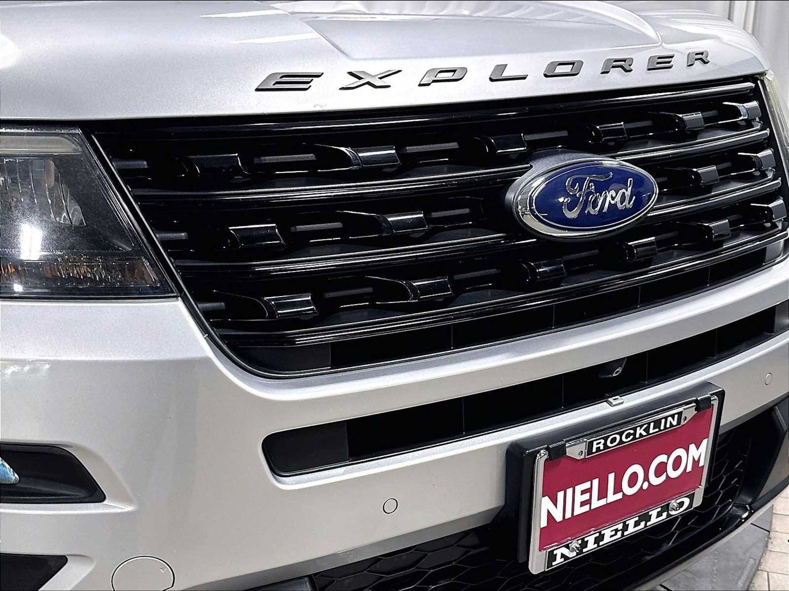 Used 2016 Ford Explorer Sport w/ Equipment Group 401A AWD/4WD image 32