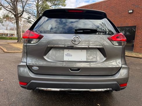 Used 2017 Nissan Rogue S image 9